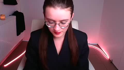 Snapshot of ketrin_pirsss chatting on February 7, 4:37 am Ketrin online show from February 7, 4:37 am