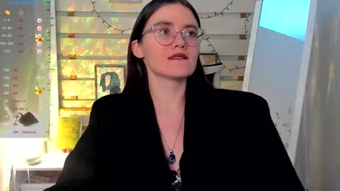 Snapshot of ketrin_pirsss chatting on October 16, 9:24 pm Ketrin online show from October 16, 9:24 pm