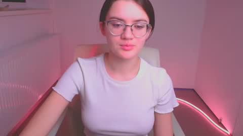 Snapshot of ketrin_pirsss chatting on February 5, 6:45 am Ketrin online show from February 5, 6:45 am