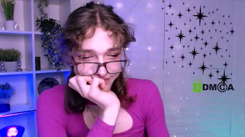 Snapshot of kevi_sunn chatting on October 14, 7:39 pm kevi here online show from October 14, 7:39 pm