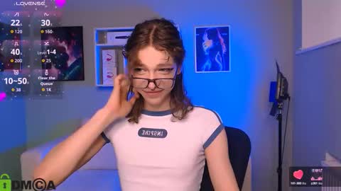 Snapshot of kevi_sunn chatting on October 3, 9:50 am kevi here online show from October 3, 9:50 am