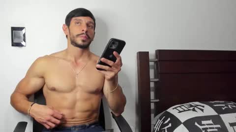 kevin_malone22 online show from January 12, 2:07 am