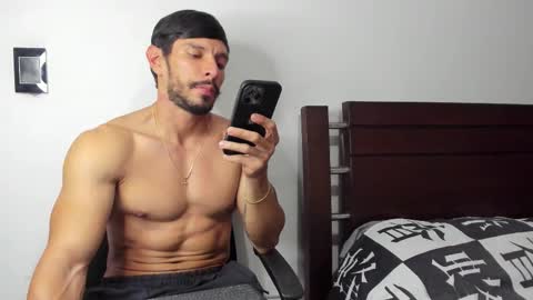 kevin_malone22 online show from January 14, 3:03 am