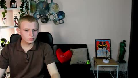 kevin_nix_ online show from March 14, 10:30 am