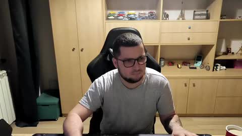 Kevinn online show from April 3, 4:36 pm