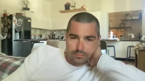 kevinpillobello online show from May 3, 7:14 am
