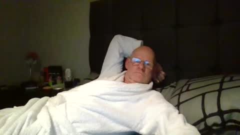 Snapshot of kevlooking4sez chatting on March 9, 12:10 am kevlooking4sez online show from March 9, 12:10 am