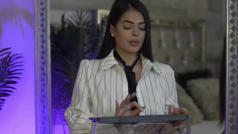 keylaconner online show from November 28, 5:37 am