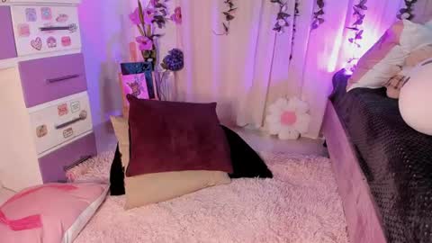 Karlita  online show from August 3, 11:55 pm