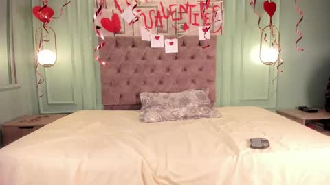 Snapshot of khaterine_hot_1 chatting on February 15, 7:28 pm Kathe Hot online show from February 15, 7:28 pm