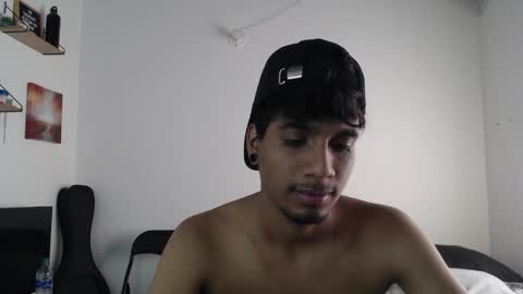 khevinlopezonig online show from October 25, 7:03 pm