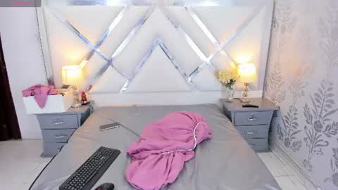 Khloe online show from July 18, 5:09 am