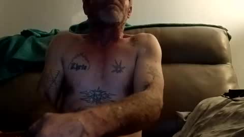 khrisdm48 online show from February 12, 11:14 am