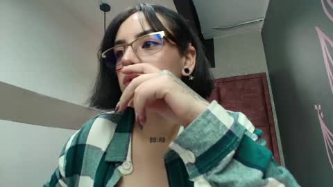 KIARA FOX online show from April 28, 9:19 pm