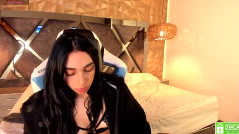 kiara_velvet__ online show from April 21, 4:41 am