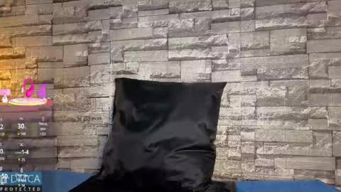 Kiara Zahiri online show from November 26, 11:40 am