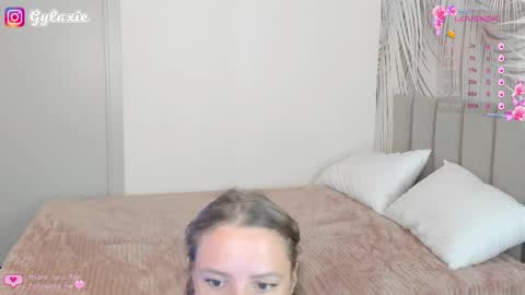 Snapshot of kiaracoule chatting on October 11, 2:16 am Kiara online show from October 11, 2:16 am