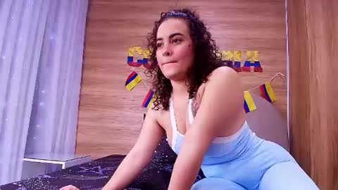 kiaralopez_ online show from June 25, 3:14 am