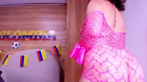 kiaralopez_ online show from June 20, 9:15 am