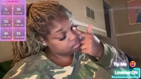 KiaraSugars online show from December 5, 6:23 am