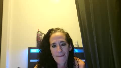 kickassmilf online show from February 23, 7:27 pm