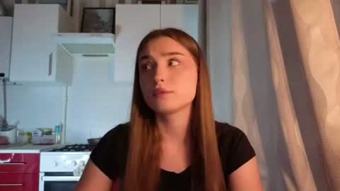 Ola my name is Lissa  Lets hit 10 Thumbs Up together   online show from June 18, 3:06 pm