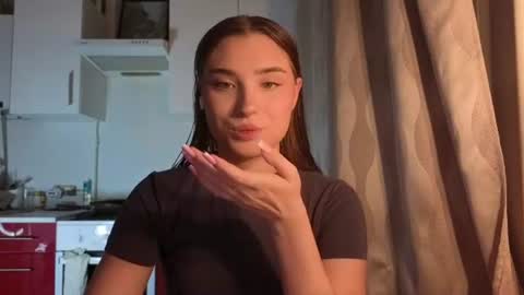 Ola my name is Lissa  Lets hit 10 Thumbs Up together   online show from June 23, 6:58 pm