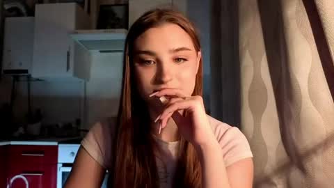 Ola my name is Lissa  Lets hit 10 Thumbs Up together   online show from April 26, 3:42 pm