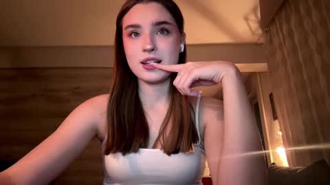 Ola my name is Lissa  Lets hit 10 Thumbs Up together   online show from February 18, 3:23 pm