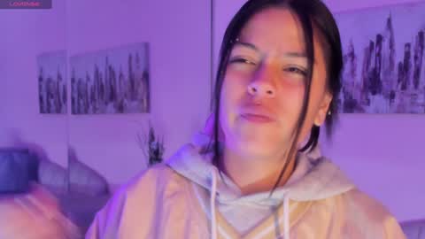 kIKI online show from December 24, 4:33 am