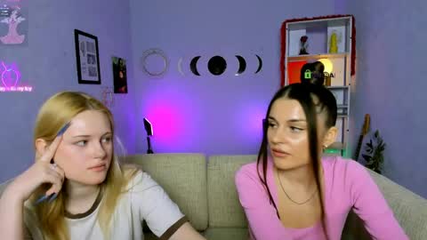 kiki_swan online show from May 16, 7:12 pm