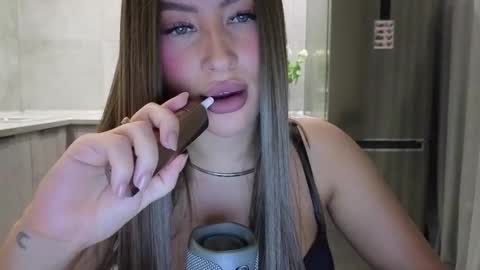 EvaAnna online show from January 17, 1:53 pm