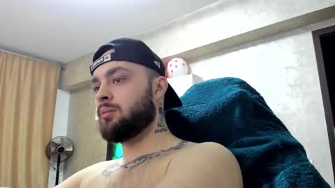 killerbeexxx online show from February 25, 10:20 pm