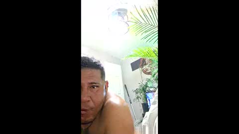 kiloflores124 online show from December 21, 9:49 am