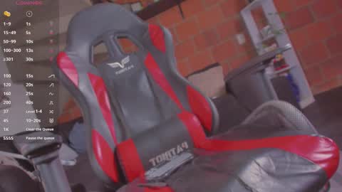 Snapshot of kim_hugecock chatting on October 12, 3:59 pm KIM QUEENS online show from October 12, 3:59 pm