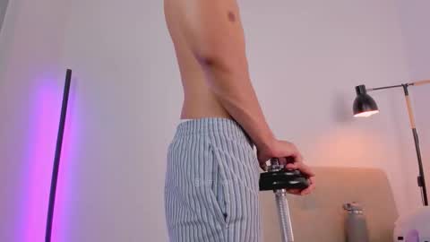 Kim Lian online show from February 20, 6:26 am