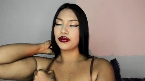kim_mouth17 online show from April 25, 4:25 am