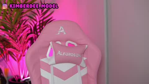 kimberdeee online show from April 13, 2:43 pm