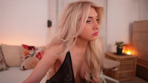 Kim online show from May 4, 4:30 am