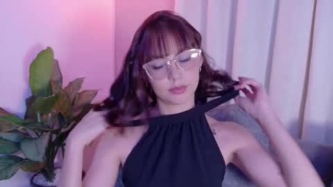 Kim online show from March 8, 5:06 pm