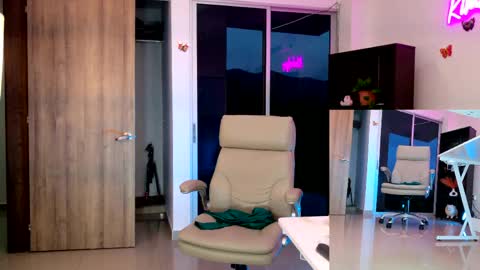 Melissa online show from May 1, 11:10 pm