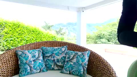 Melissa online show from March 1, 3:05 pm