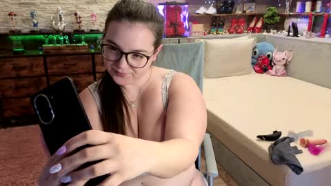 kimberlycaprice online show from April 1, 4:15 pm