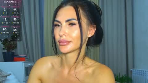 KIm online show from July 6, 5:37 pm