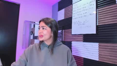  KIM  online show from July 3, 3:11 am