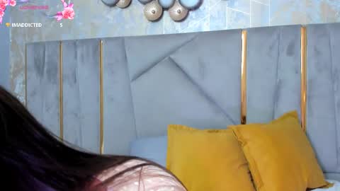  KIM  online show from October 30, 2:45 am