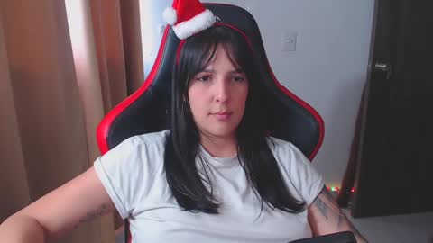 Kim 3 online show from December 28, 8:47 pm