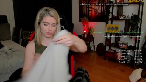 Wolfs Girl online show from March 9, 7:18 pm