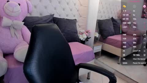 Kim online show from March 13, 6:44 pm