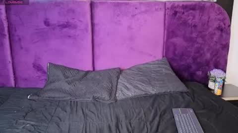 kimm_jones online show from March 14, 3:32 am